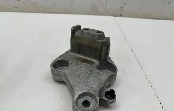 Opel Astra L Gearbox mounting bracket 9801956080