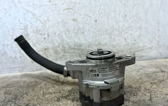 Iveco Daily 5th gen Power steering pump 504243641 7693955604