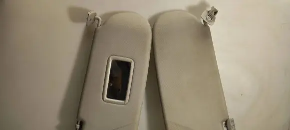 Sun visor