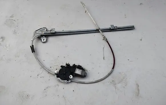 Opel Movano A Front window lifting mechanism without motor 