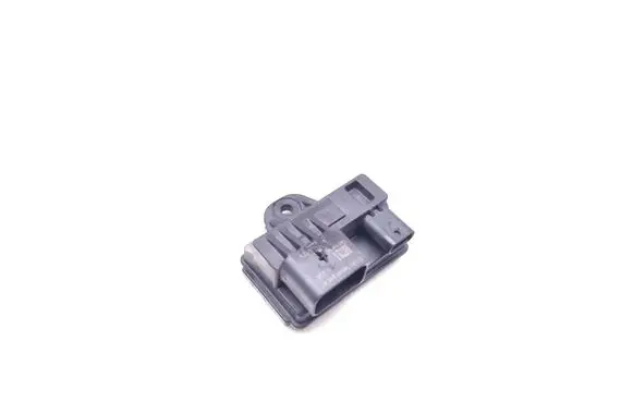 BMW 6 F12 F13 Glow plug pre-heat relay 8519472 0522140104