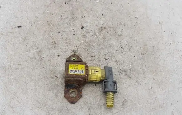 Mitsubishi Outlander Airbag deployment crash/impact sensor MR587733