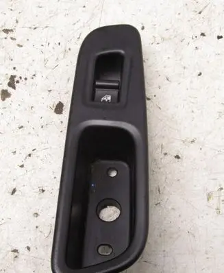 Jeep Renegade Quarter vent window switch B569