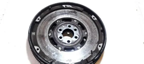 Audi A4 S4 B5 8D Flywheel 058105266