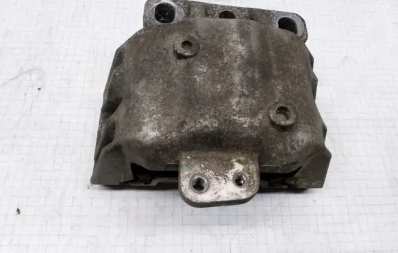Volkswagen Golf IV Engine mount bracket 1J0199262