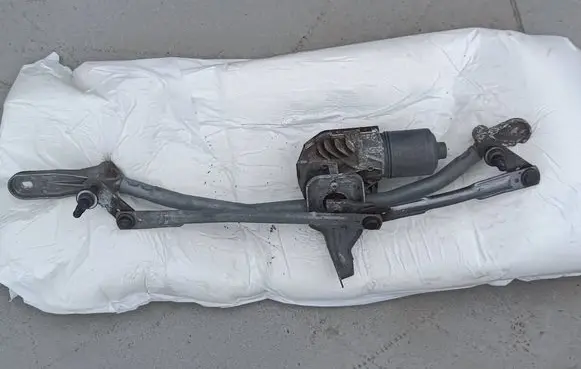 BMW 6 F06 Gran coupe Front wiper linkage 7306272 3397021524 1310121110