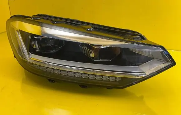 Volkswagen Touran III Headlight/headlamp 5TB941082A