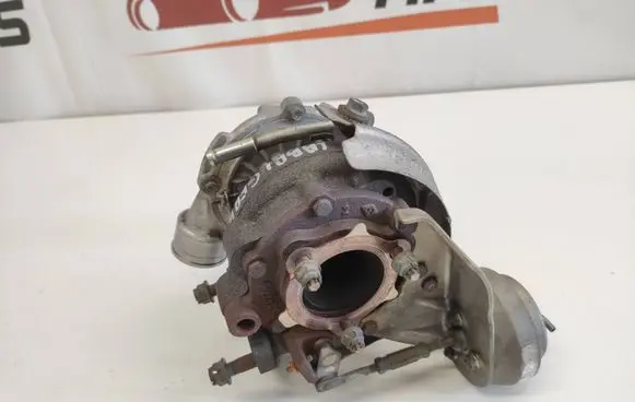 Toyota Corolla Verso AR10 Turbo 172010R010 061106 02825