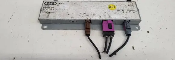 Audi A4 S4 B7 8E 8H Aerial antenna amplifier 8E9035225AF