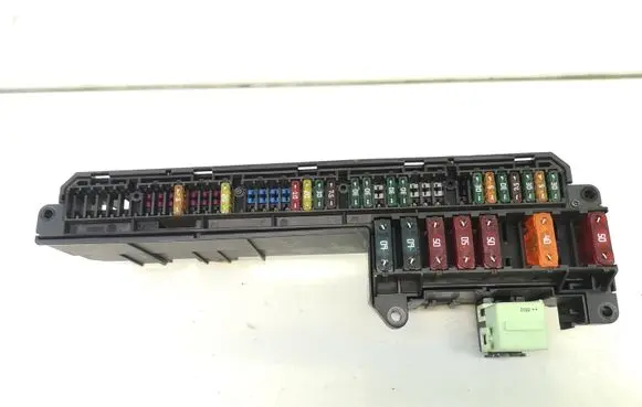 BMW 5 E60 E61 Fuse module 6932452 693245201 8373700