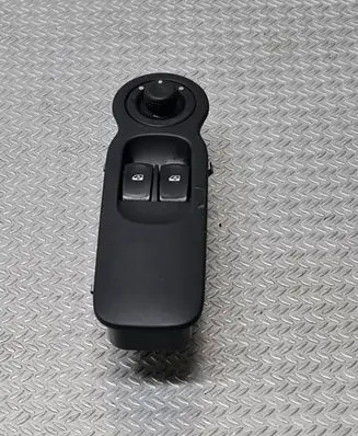 Renault Modus Electric window control switch 8200277630 70230