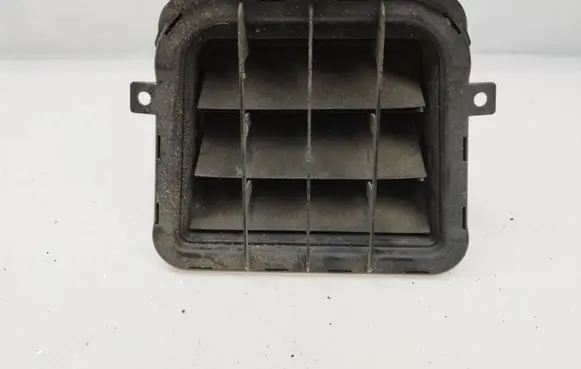 Audi A5 Sportback 8TA Quarter panel pressure vent 8K0819181B 8K0819161B