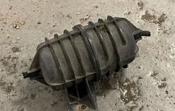 BMW X5 E53 Vacuum air tank 11652247620