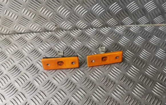 Mercedes-Benz Sprinter W901 W902 W903 W904 Front fender indicator light 0028206456