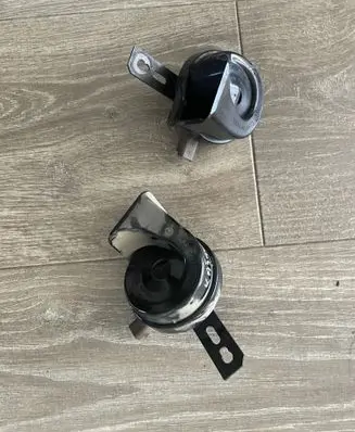 Nissan Qashqai Horn signal 256106UA0A 256206UA0A