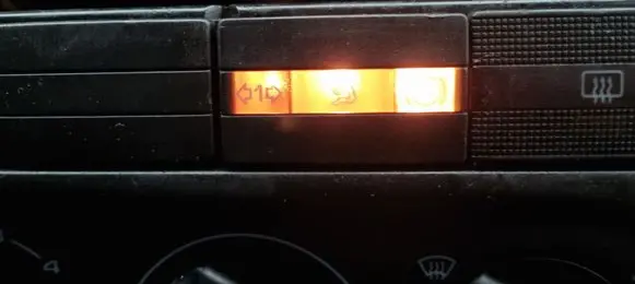 Volkswagen PASSAT B4 ABS relay 3A0919235AH