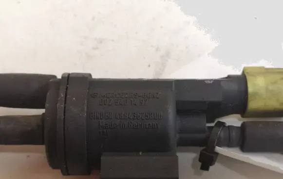 Mercedes-Benz C W204 Vacuum valve 0025401497 48B43625B00