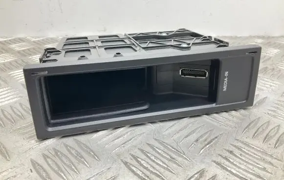 Volkswagen Scirocco Head unit multimedia control 5N0035342A 5N0035341A
