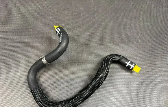 Mercedes-Benz E W212 Power steering hose/pipe/line A2044661381