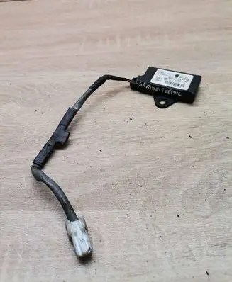 Mitsubishi Outlander Aerial antenna amplifier MN141582