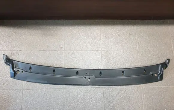 Iveco Daily 4th gen Wiper trim 504022284 504022283