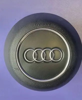 Steering wheel airbag