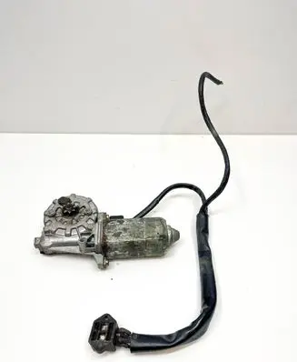 Mercedes-Benz SLC C107 Front door window regulator motor 0130821016