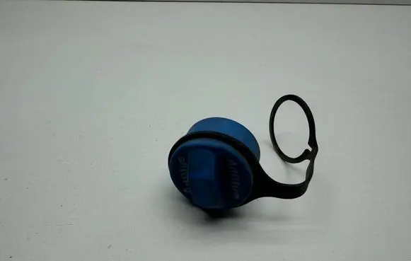 Mercedes-Benz C W205 Adblue tank cap A0004704305