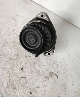 BMW 5 F10 F11 Engine mount bracket G2038310