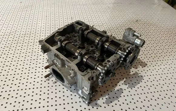 Subaru Outback Engine head 
