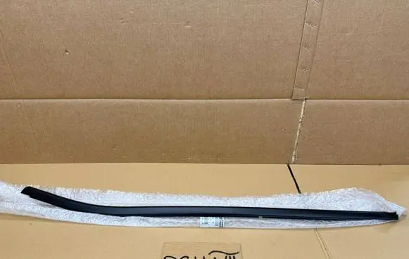 Jeep Renegade Front door trim (molding) 52223916