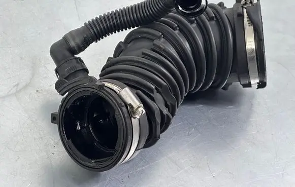 Skoda Kodiaq Turbo air intake inlet pipe/hose 5QF129656K