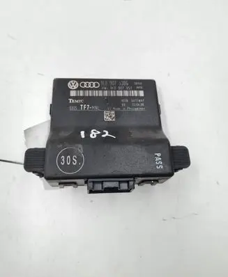 Audi A3 S3 A3 Sportback 8P Gateway control module 1K0907530G 1K0907951