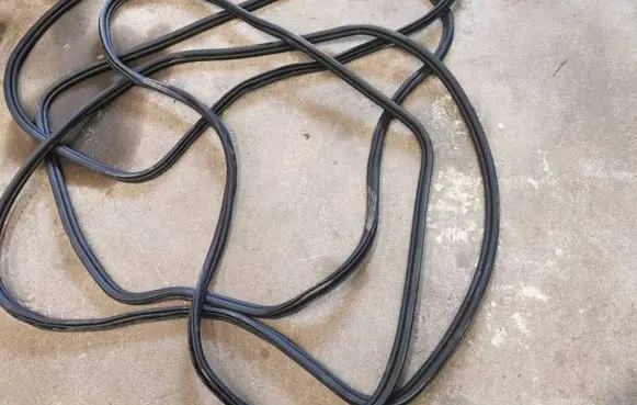 BMW X5 G05 Front door rubber seal 7428678