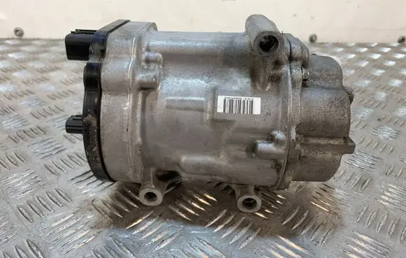 Toyota Prius (XW50) Air conditioning (A/C) compressor (pump) 0424000370