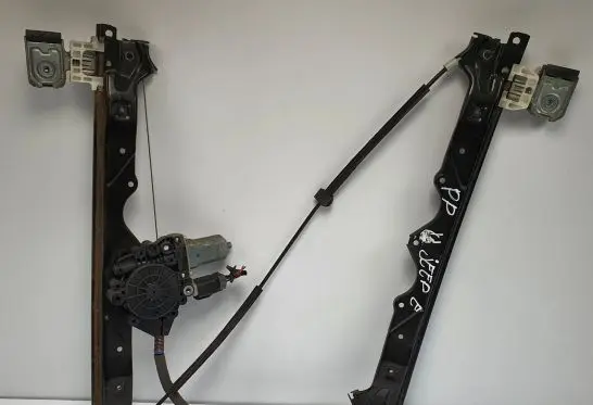 Jeep Grand Cherokee (WK) Front window lifting mechanism without motor