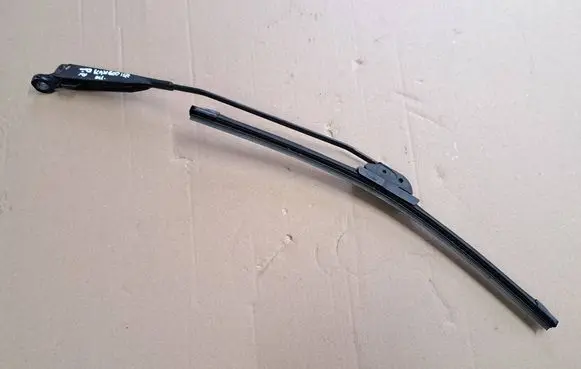 Renault Kangoo I Front wiper blade arm 8200158096