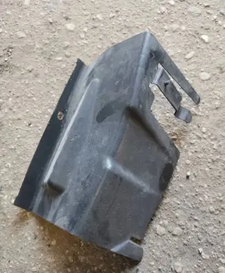 Engine bonnet/hood lock trim molding