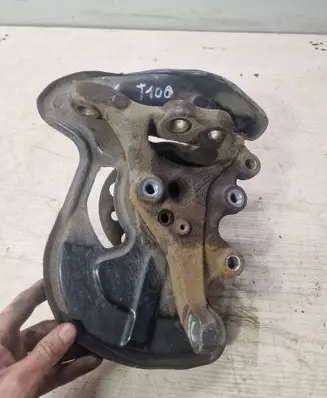 Mercedes-Benz C W204 Front wheel hub 20401
