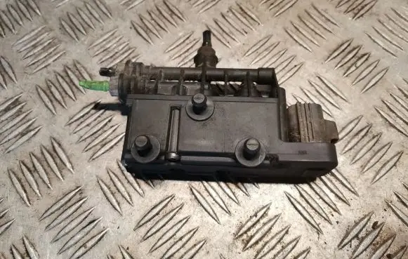 Land Rover Range Rover Sport L320 Air suspension control unit module (rear) RVH000055