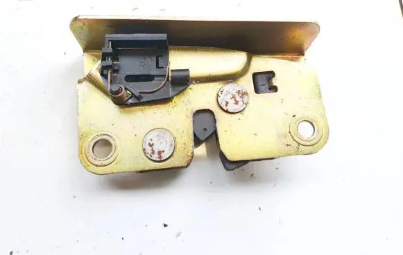 Toyota Avensis T250 Seat back rest lock catch 
