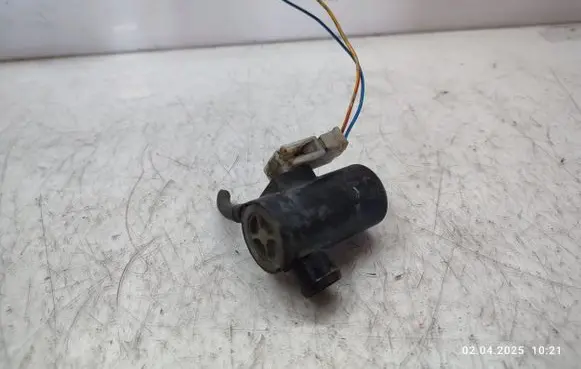 Suzuki Grand Vitara II Windscreen/windshield washer pump