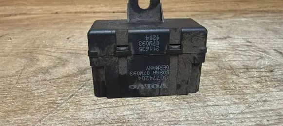 Volvo XC90 Seat heating relay 30774204