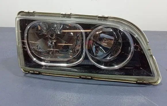 Volvo S40, V40 Headlight/headlamp 30899879