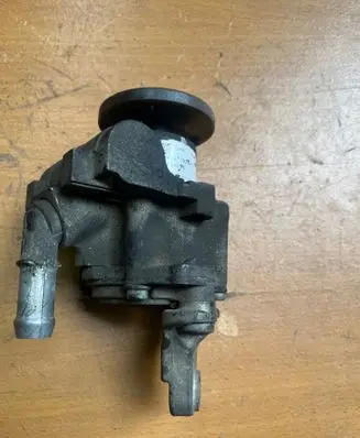BMW 1 E82 E88 Power steering pump 6779244