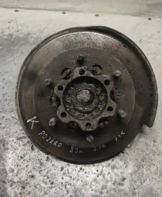Mitsubishi Pajero Front wheel hub