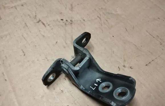 Toyota RAV 4 (XA30) Front door upper hinge