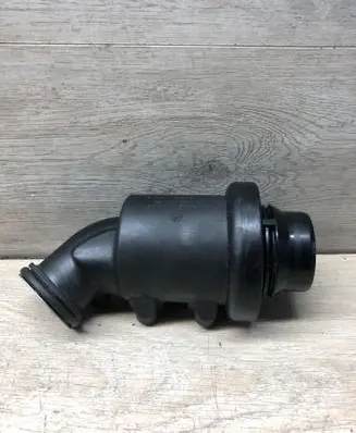 Mercedes-Benz E W212 Intake resonator A6511400087 4011195A