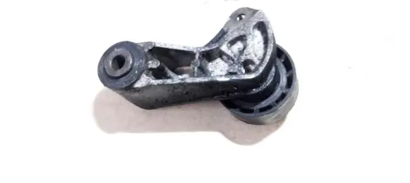 Volvo S40, V40 Engine mounting bracket