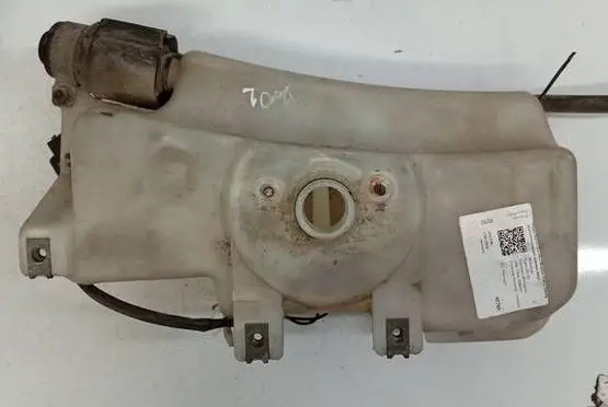 Windshield washer fluid reservoir/tank